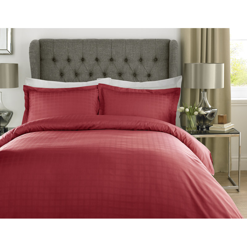 Honey-Mae Satin Duvet Cover with Pillowcases Included, Double - 2 Standard Pillowcases, Red