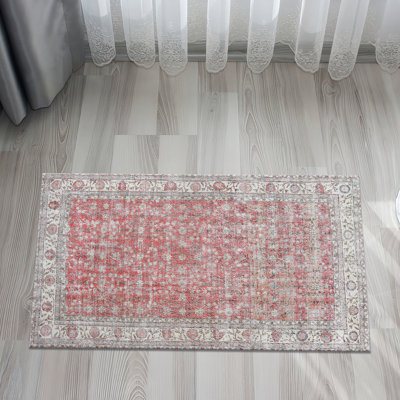 Tapis à poils doux d'inspiration bohémienne fabriqué à la main avec un motif géométrique complexe pour une décoration élégante