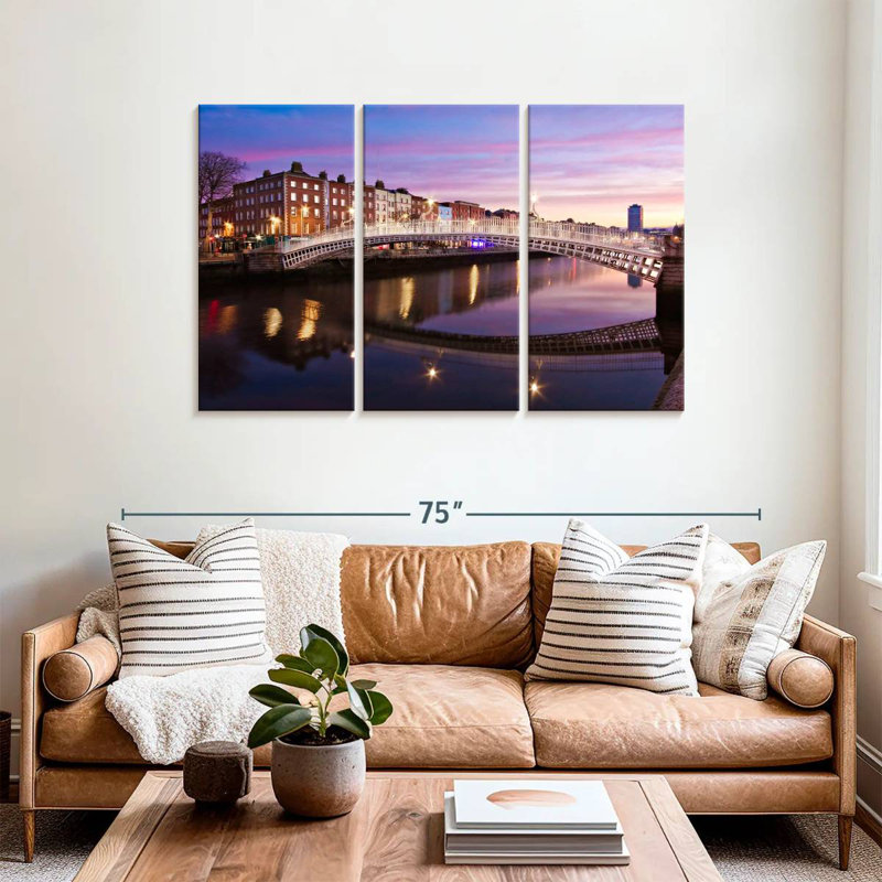 Lilie Ha'Penny Bridge la nuit, H 36 po x l 57 po