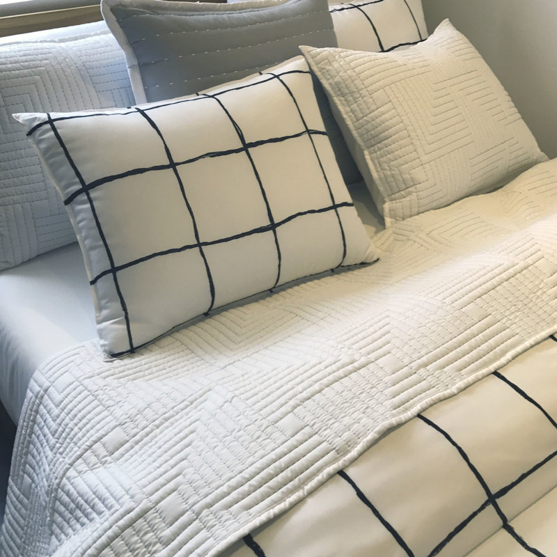 Twin White and Black Microfiber Geometric Duvet Cover Set