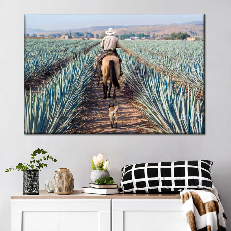 «Inspecting Agave Plantation», reproduction sur toile, H 16 po x l 24 po x P 1,25 po