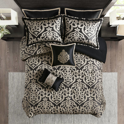 Édredon pour très grand lit 8 pièces avec motif texturé classique, coussins décoratifs, rembourrage, 8 pièces de confort toute l'année dans des couleurs douces, détails de coussins brodés, entretien lavable à la machine