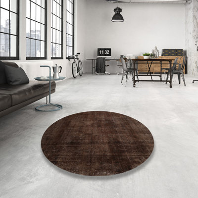Tapis traditionnel brun foncé