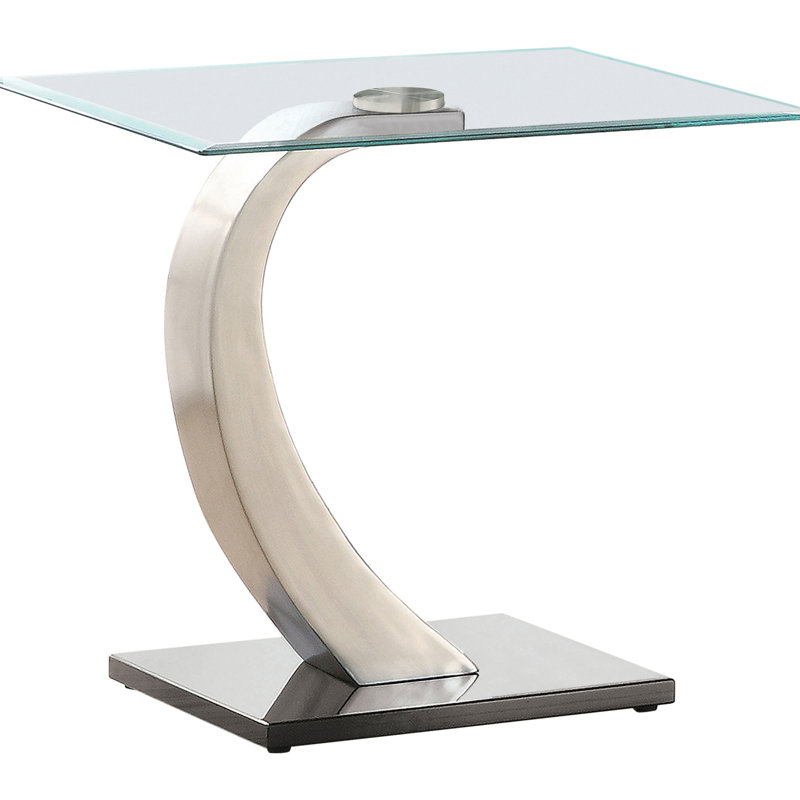 Table de bout sophistiquée en métal avec plateau en verre argenté au design rectangulaire, finition mate douce et plateforme noire stable, pour les espaces de vie, style moderne et contemporain, plateforme métallique lisse