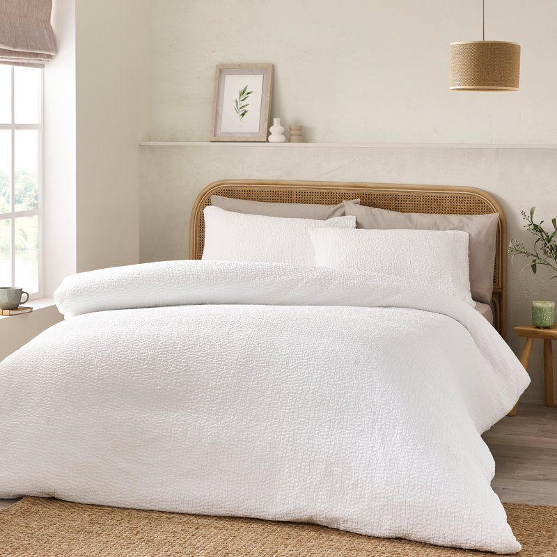 Crinkle Seersucker Duvet Cover Set, Kingsize Bedspread + 2 Standard Pillowcases, White