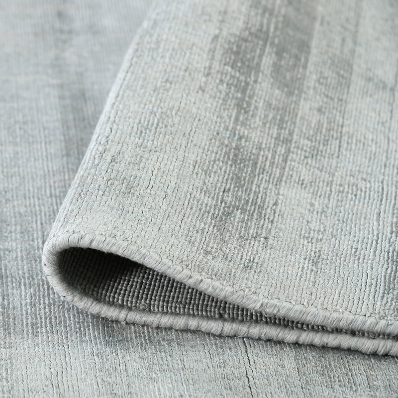 Silver Handmade Reversible Viscose Area Rug 4' x 6'
