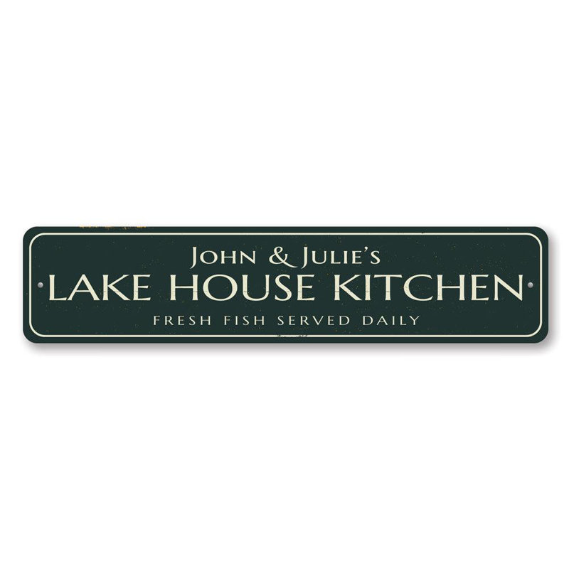 Plaque en aluminium Lake House Kitchen, H 4 po x l 18 po x P 0,04 po