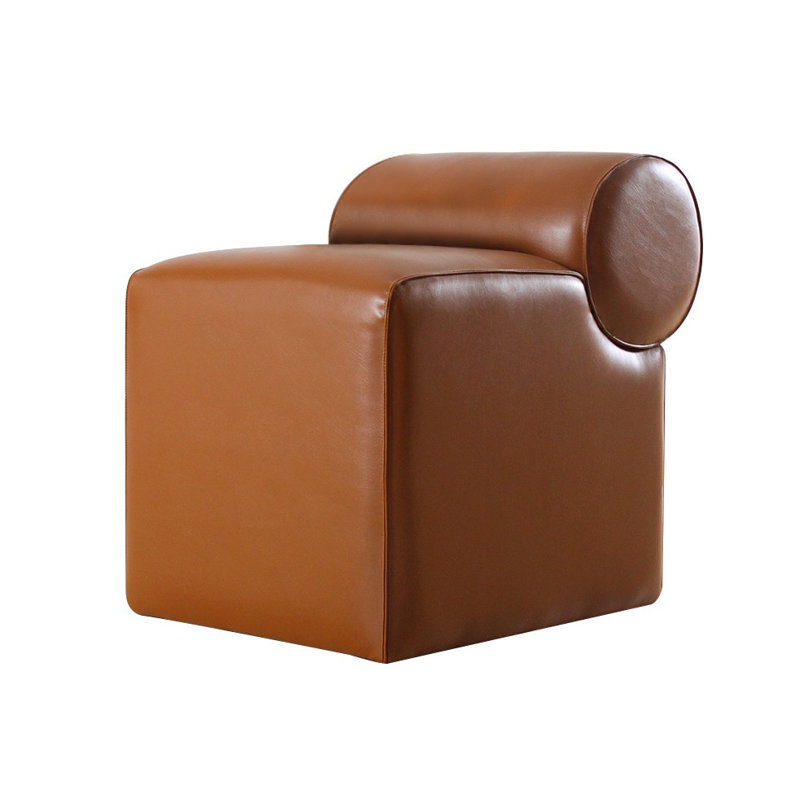 Élégant pouf en similicuir, brun | 100% similicuir avec 35 éponges orthopédiques, dimensions: 17,7 po x 22 po x 23,6 po | Pieds cachés recouverts de PVC, hauteur d'assise ergonomique: 16,9 pouces | Parfait pour les salons et les chambres modernes