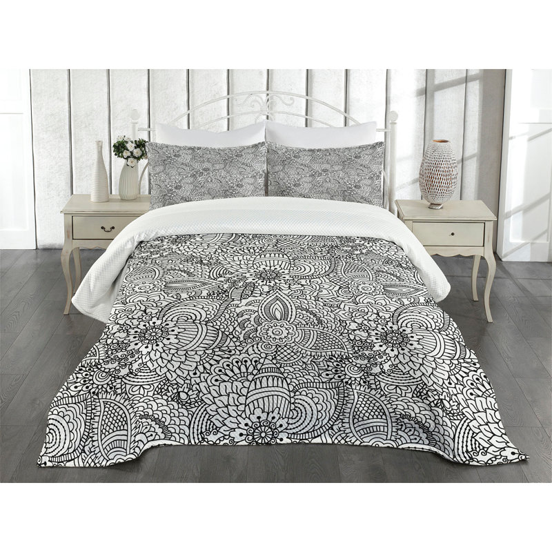 Ambesonne Oriental Bedspread Monochorme Pattern White and Black, King Coverlet/Bedspread + 2 Pillow Shams