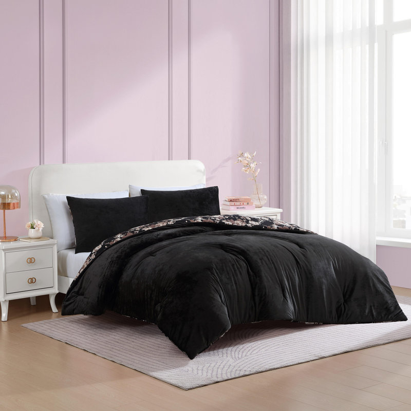 Betsey Johnson Solid Reversible Comforter Set, King Comforter + 2 King Shams, Black