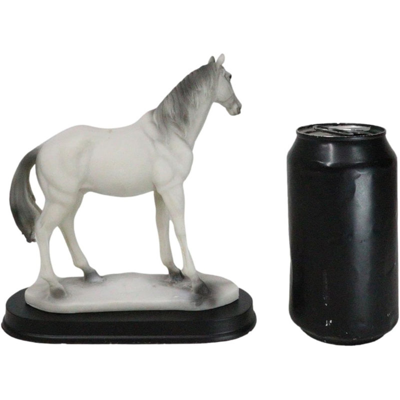 Figurine de cheval de race Camarillo