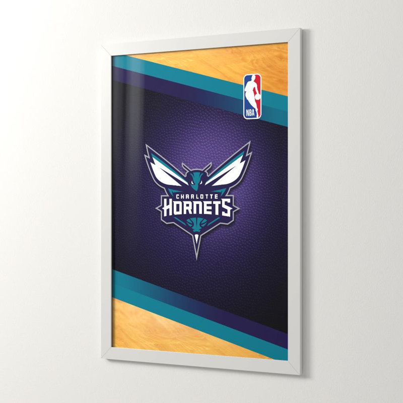 Art mural des Charlotte Hornets de la NBA, H 48 po x l 32 po, Acrylique encadré, Blanc