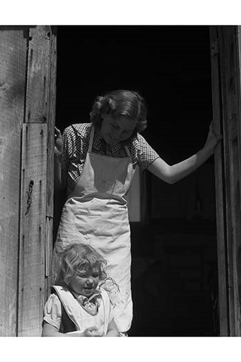 « rerèglement des clients à déplacer », reproduction de photo, H 42 po x l 28 po x P 1,5 po