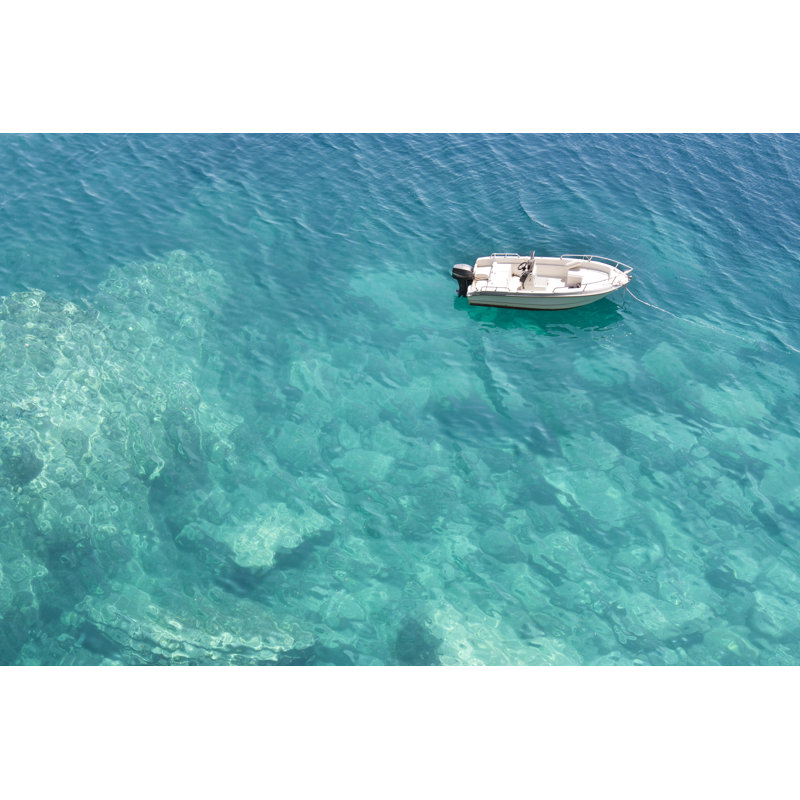«Speedboat Anchored» par Alexlinch - Photographie sur toile tendue, L 30 po x H 20 po