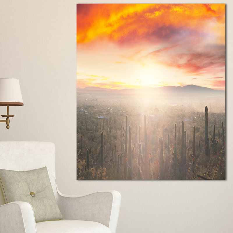 «Saguaro Cactus at Colorful Sunset», reproduction de photo sur toile tendue, H 20 po x l 12 po x P 1po