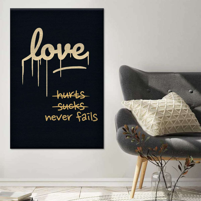 «Love Never Fails», impression sur toile, H 51 po x l 34 po x P 1,25 po