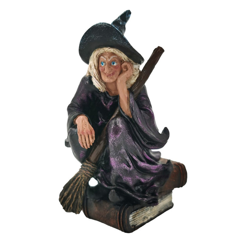 Pembrooke Figurines & Sculptures