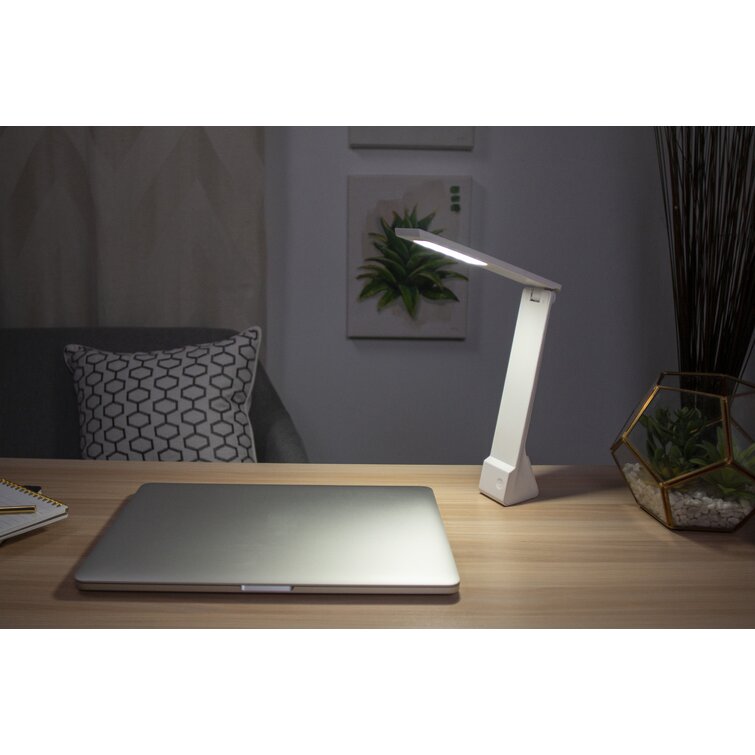 Battery-Powered Simple Desk Lamp