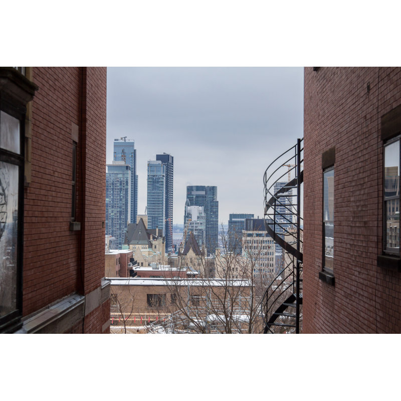 Trampis, horizon de Montréal, H 24 po x l 36 po