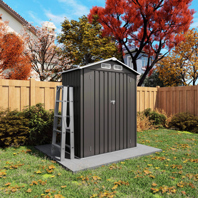 Remise de rangement extérieure grise en métal 5 x 3 pi avec porte verrouillable, imperméable et résistante au vent - idéale pour les outils de jardin, équipement de sport, outil moderne pour la cour arrière, matériau de haute résistance
