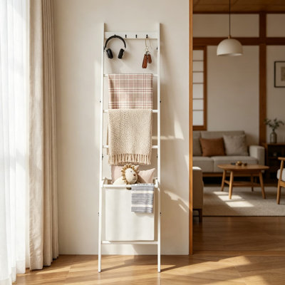 Échelle de couverture en bambou avec panier, support à courtepointe à 5 niveaux avec 4 crochets et panier de rangement pour le salon, la chambre à coucher, la salle de bain et la tablette murale décorative