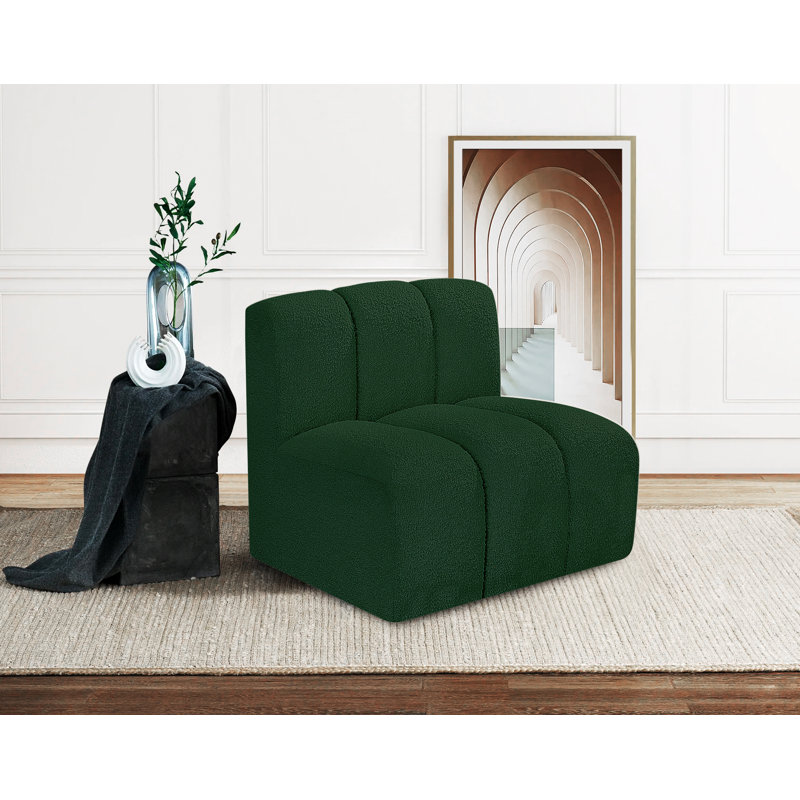 Chaise d'appoint rembourrée Issei, Tissu bouclé vert