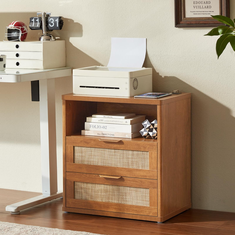 Table de chevet en rotin de 23 po avec station de charge, table de chevet en bois avec deux tiroirs et tablette ouverte, armoire de rangement bohémienne pour chambre à coucher et salon
