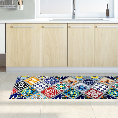 Gentjana Damask Area Rug
