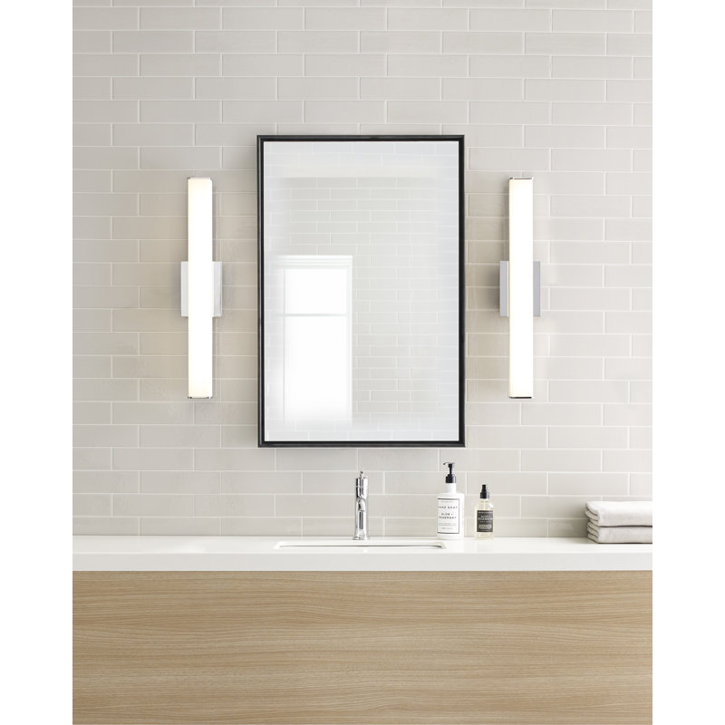 Lynn 25 Bath, Chrome