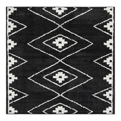 Latitude Run® Vefsna Nikolis Rug Black