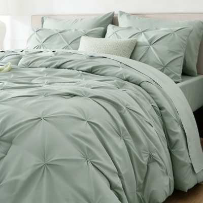 Queen Pintuck Comforter Set 7 Pieces Sage Green Gentlesoft Bed In A Bag