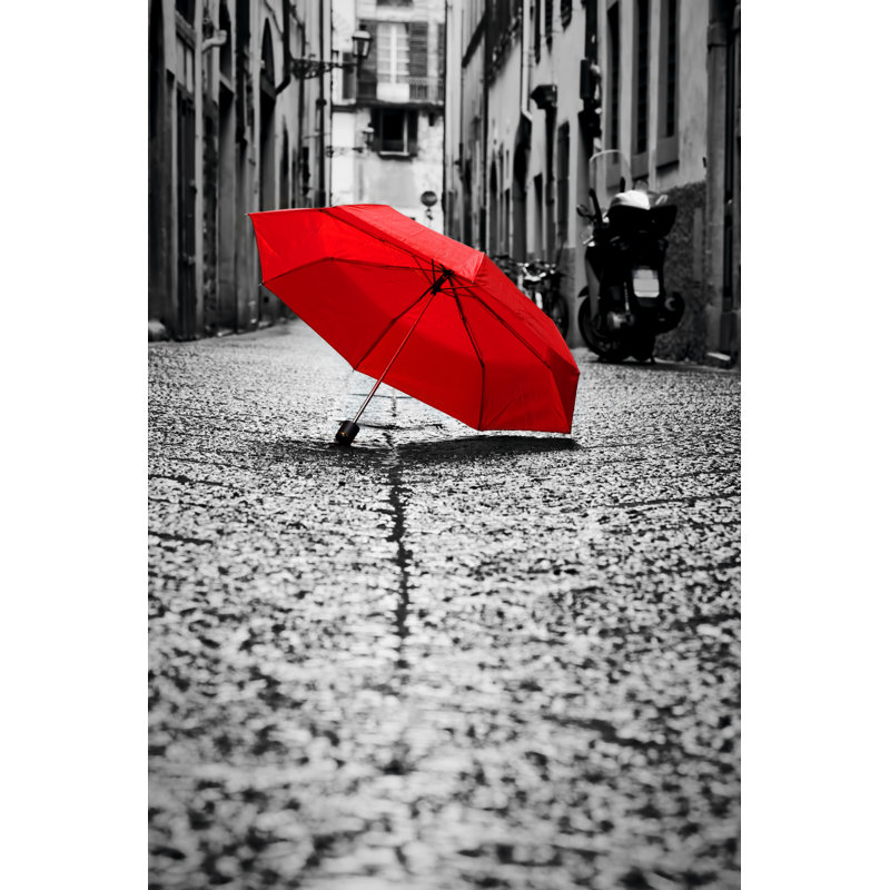 Red Umbrella - photographie sur toile tendue, H 18 po x l 12 po x P 1,25 po