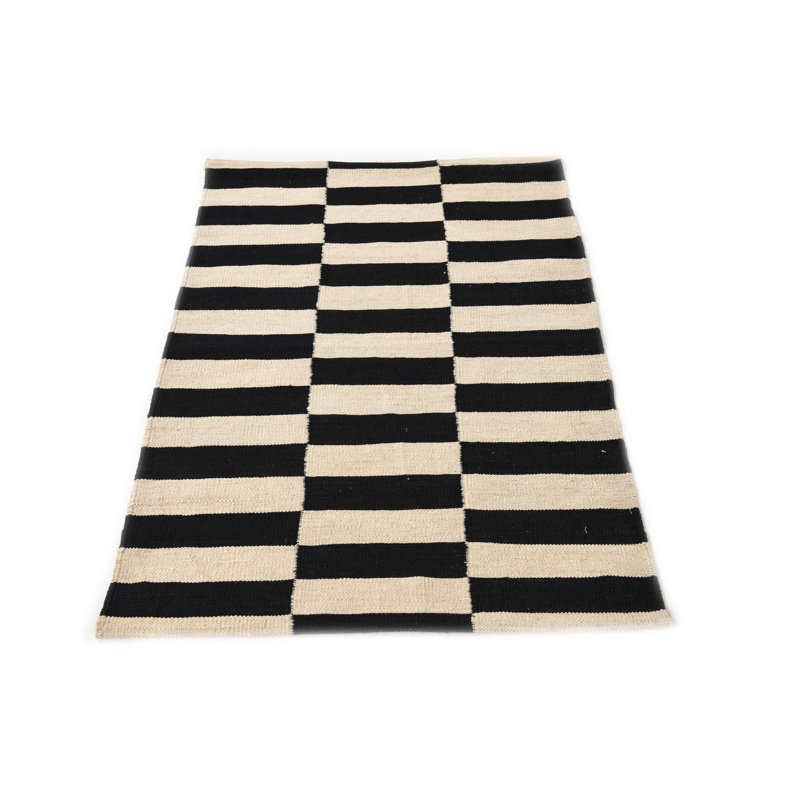 Tapis noir et blanc Noor