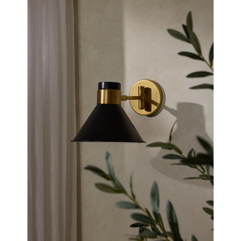 Lane 1 - Light Armed Sconce