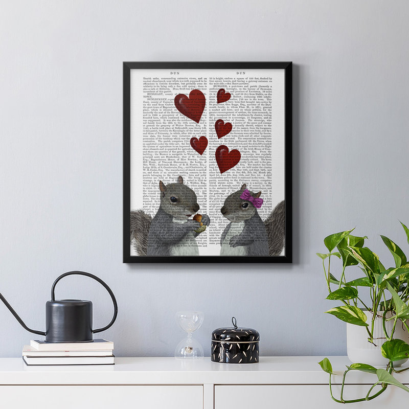 «Squirrel Love», toile encadrée de qualité supérieure - prête à être accrochée, Noir, H 20 po x l 16 po