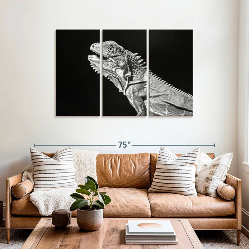 Iguane monochrome, H 36 po x l 57 po