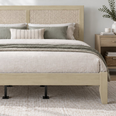 Lit plateforme California King en bois massif avec rotin