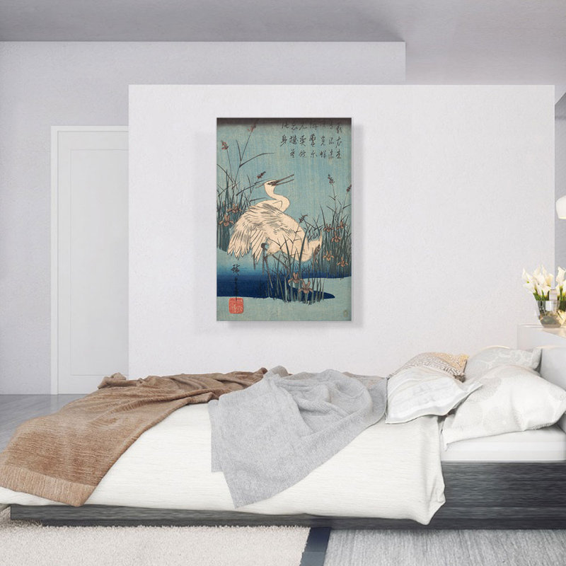 «Egret in Iris and Grasses 1837» par Utagawa Hiroshige - reproduction d'art sur toile tendue, H 40 po x l 26 po x P 0,75 po