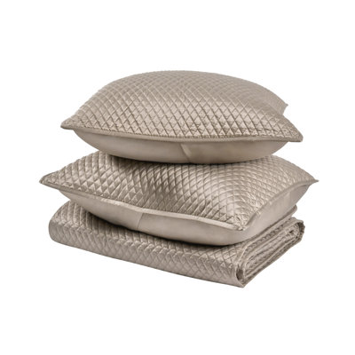 Diamond 3-Piece Sateen Fabric Quilt Set