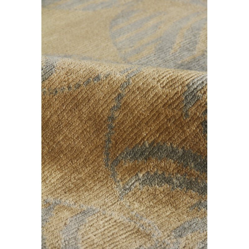 Contemporary hand-knotted Wool/Silk Beige/Light Blue Area Rug