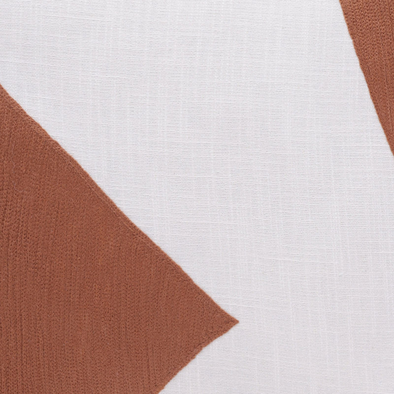 Housse de coussin décorative en coton fait main, bloc de coloriage moderne Auburn, Brun / Blanc, Carré 20 po, polyester