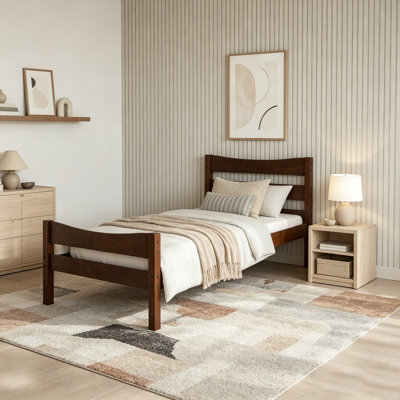 Lit plateforme simple en bois avec tête de lit