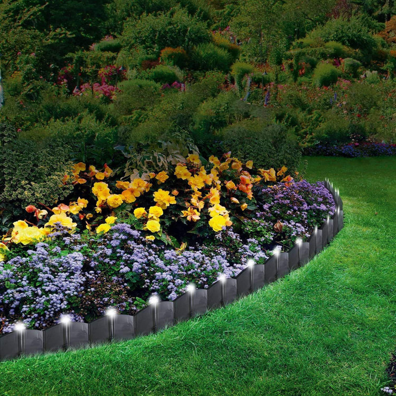 Trombetta 13.97cm H x 14.99cm W Plastic Lawn Edging, Black