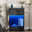 Table de chevet noire avec armoire à serrure RFID et station de charge sans fil, table de chevet avec lumières DEL et corps humain, table de bout avec compartiment caché pour la chambre à coucher