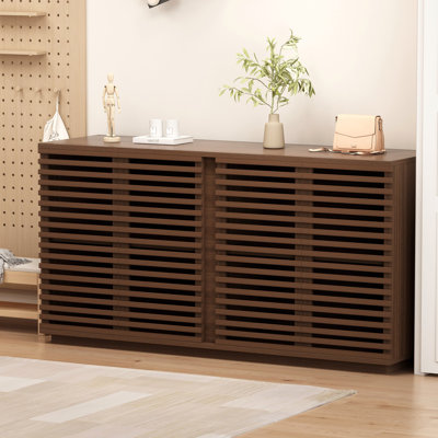 Armoire d'appoint Mira avec portes à lattes et tablettes réglables