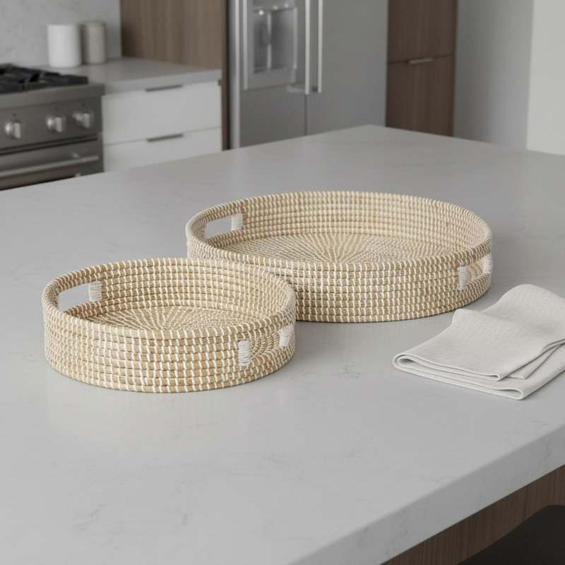 Ensemble de deux plateaux de service ronds en bois fait à la main avec poignées