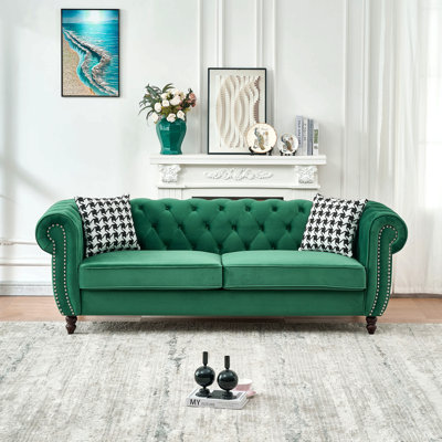 Canapé en velours Chesterfield de 85 po avec accoudoirs roulés et garniture cloutée - vert