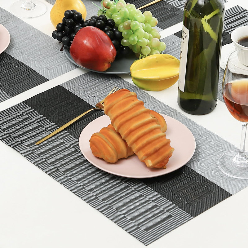 Ensemble de 4 napperons rectangulaires en PVC - Tapis de table tissés antidérapants résistants à la chaleur, lavables et durables