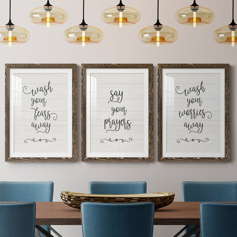 «Say Your Prayers», ensemble de 3 encadrements d'art textuel, H 31,5 po x l 47 po x P 1,5 po, Noyer