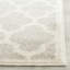 Tapis géométrique en polypropylène tissé à la machine gris clair / beige Ammundsen-271740035